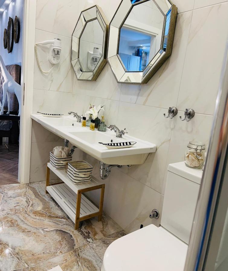 La Dolce Vita Luxury Apartments With Best Free Private Parking In City Center PUY 외부 사진