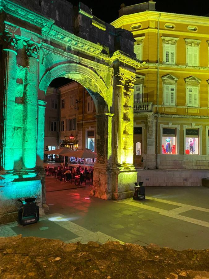 La Dolce Vita Luxury Apartments With Best Free Private Parking In City Center PUY 외부 사진