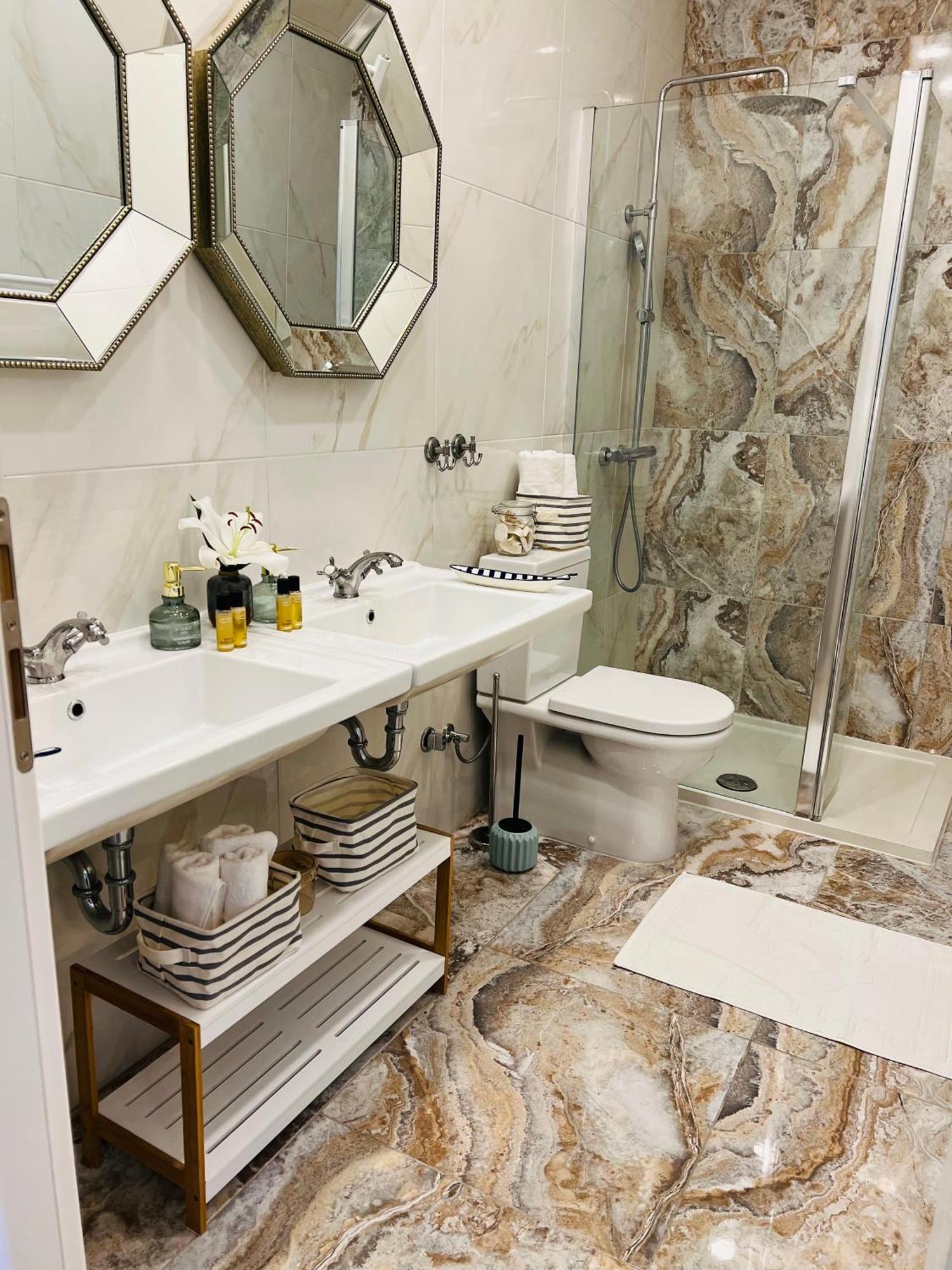 La Dolce Vita Luxury Apartments With Best Free Private Parking In City Center PUY 객실 사진