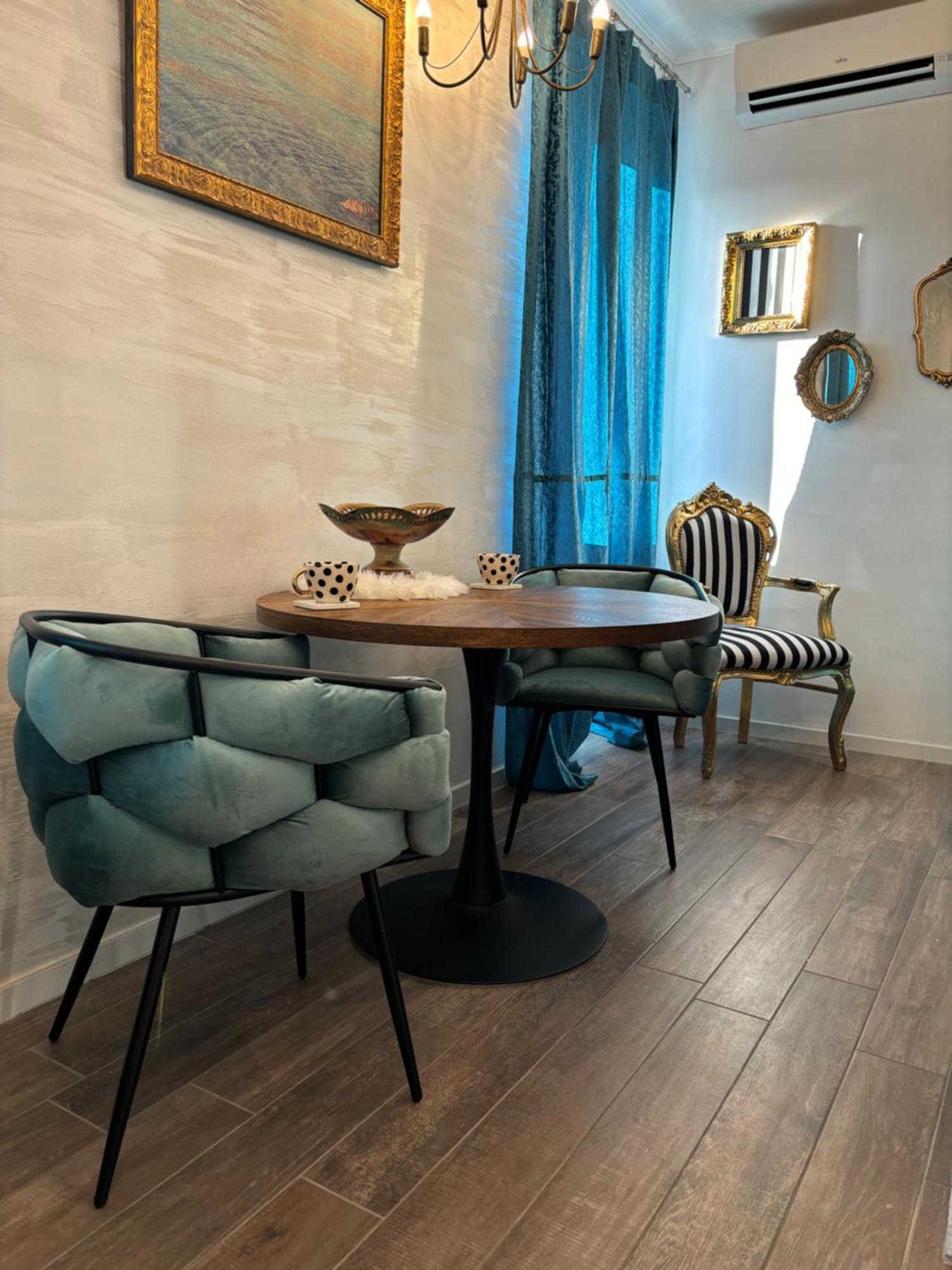 La Dolce Vita Luxury Apartments With Best Free Private Parking In City Center PUY 외부 사진